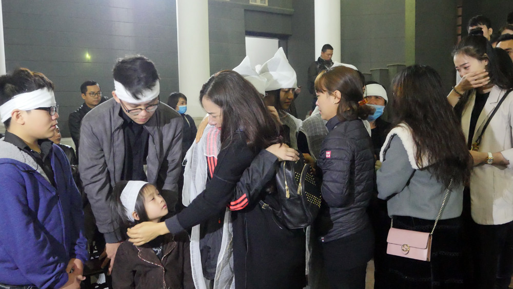 Đám tang đẫm nước mắt tiễn biệt NSƯT Vũ Mạnh Dũng ảnh 15