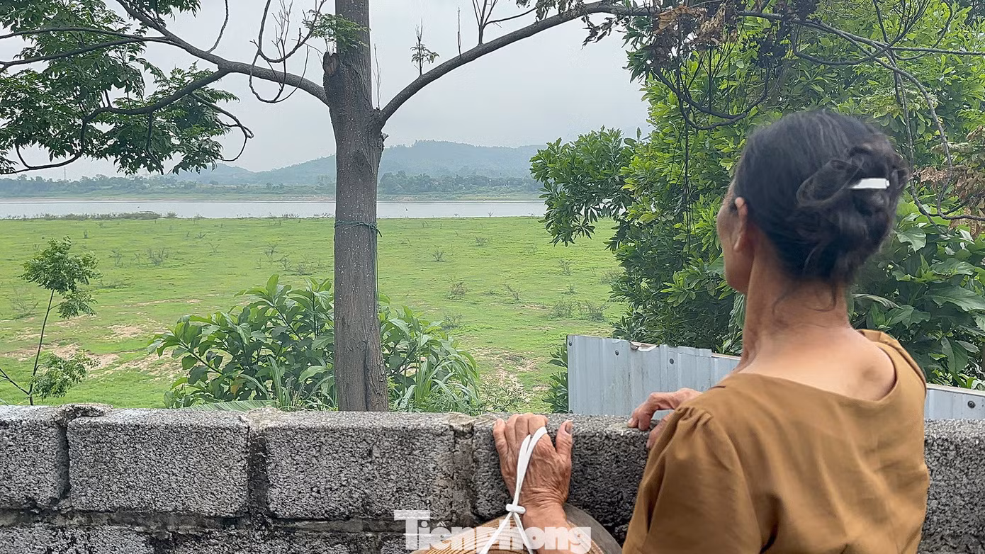 Bãi bồi ven sông Đà thuộc khu 1, xã Tu Vũ.