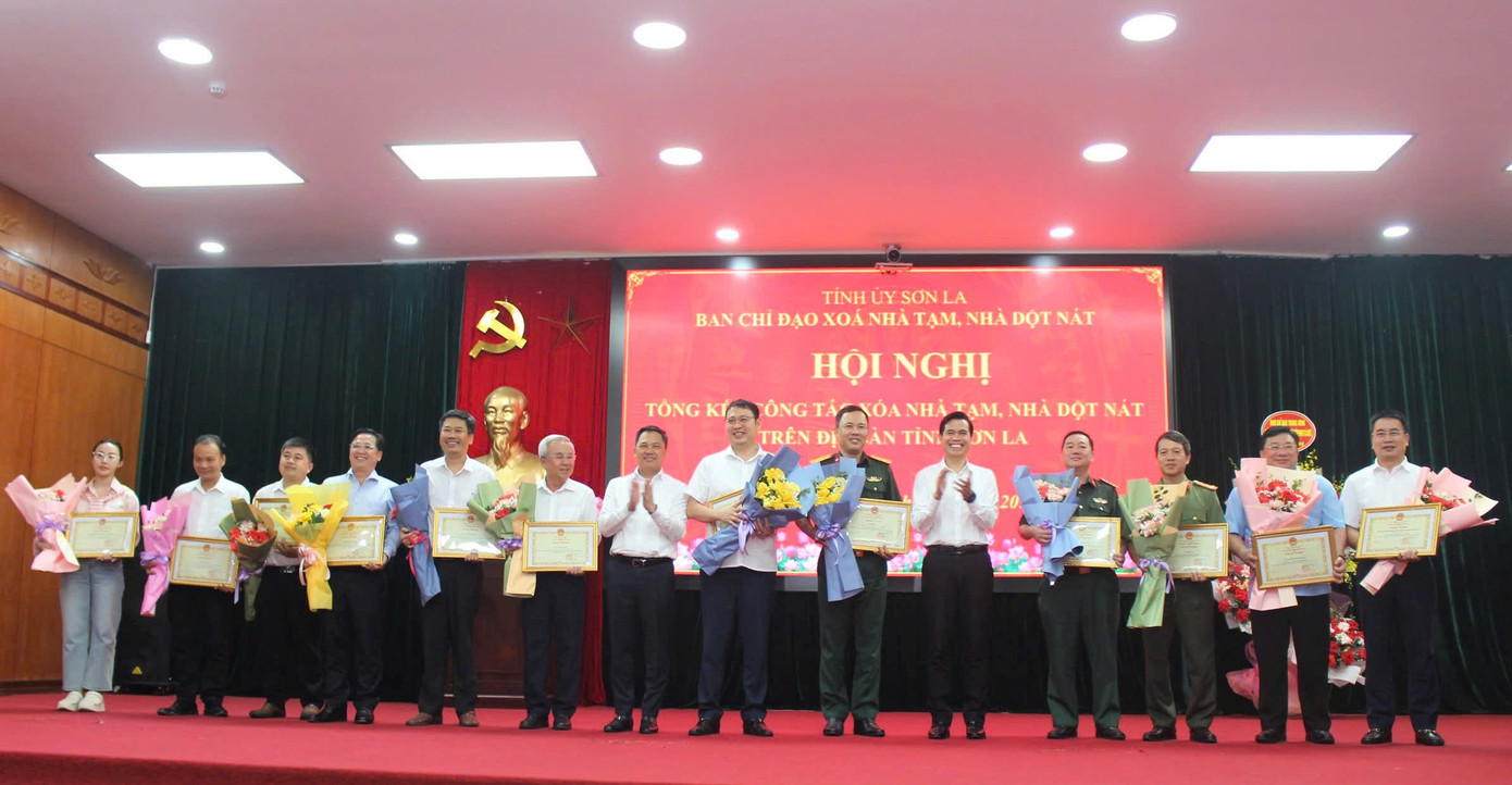 Các tập thể nhận bằng khen của Chủ tịch UBND tỉnh Sơn La Các tập thể nhận bằng khen của Chủ tịch UBND tỉnh Sơn La