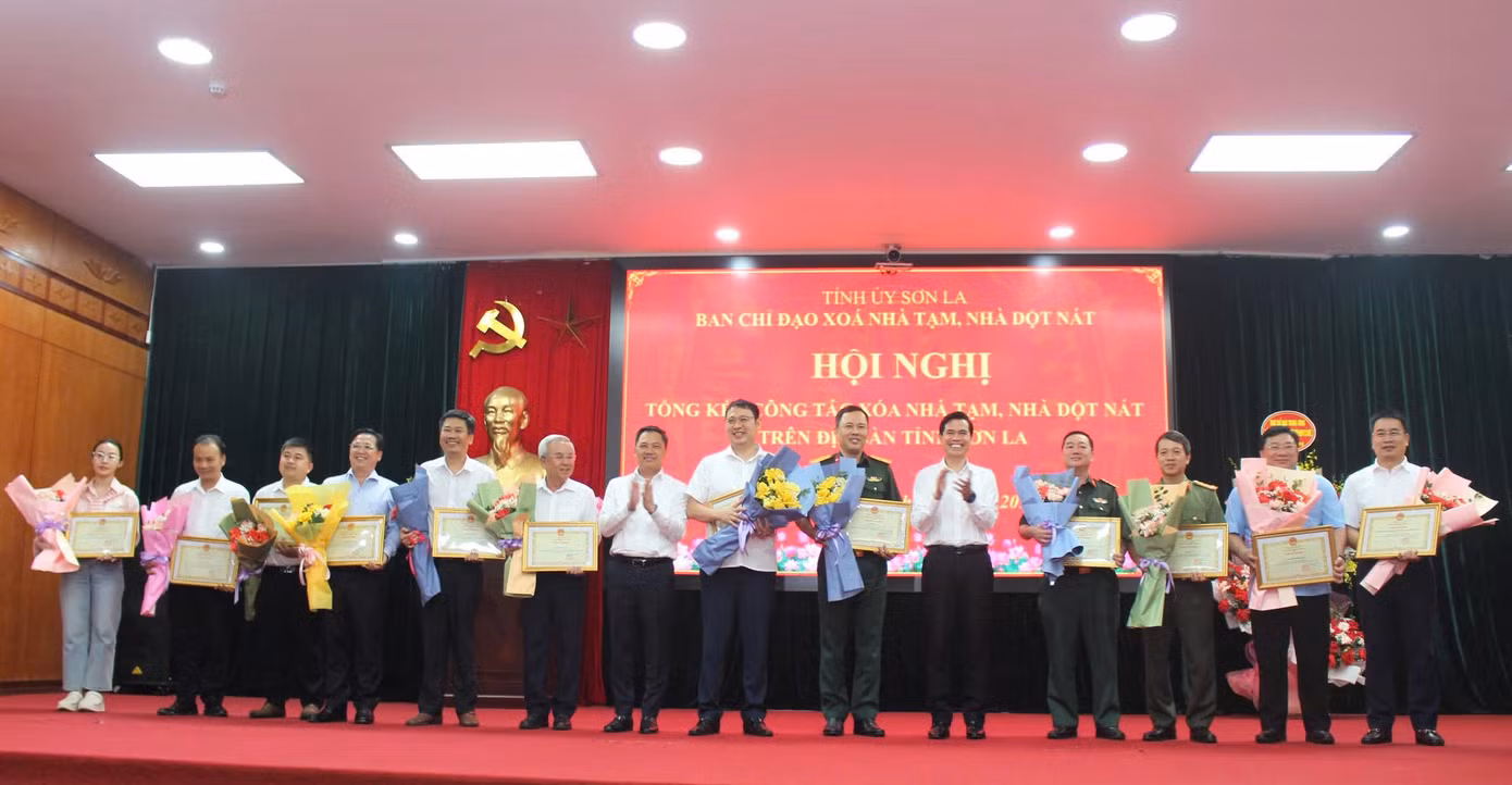 Các tập thể nhận bằng khen của Chủ tịch UBND tỉnh Sơn La