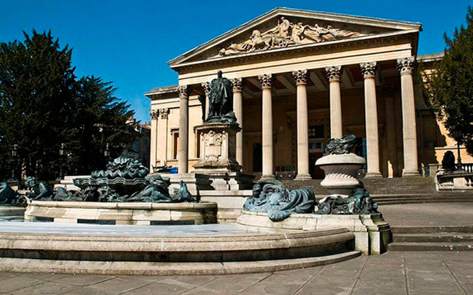 ĐH Bristol: 94,3% SV tìm được việc làm hoặc học cao hơn sau khi tốt nghiệp. Kể từ khi mở cửa với 7 nhân sự giảng dạy năm 1876, hiện nay trường đã có 25 trường chi nhánh