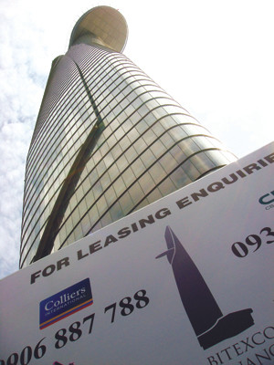 Tháp tài chính BFT đang chờ đợi khách đến thuê mặt bằng kinh doanh. Tháp tài chính BFT đang chờ đợi khách đến thuê mặt bằng kinh doanh