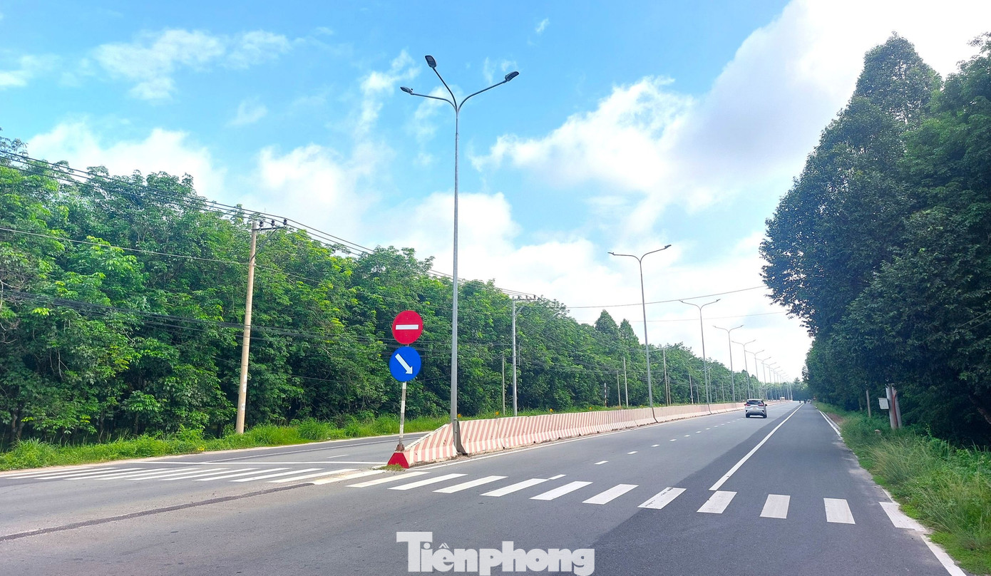 Cùng với nâng cấp, mở rộng tuyến đường ĐT.744, công trình cầu, đường kết nối Bình Dương với Tây Ninh đưa vào khai thác phục vụ nhu cầu đi lại, vận chuyển hàng hóa, tạo điều kiện phát triển du lịch của tỉnh Bình Dương nói chung và huyện Dầu Tiếng nói riêng.