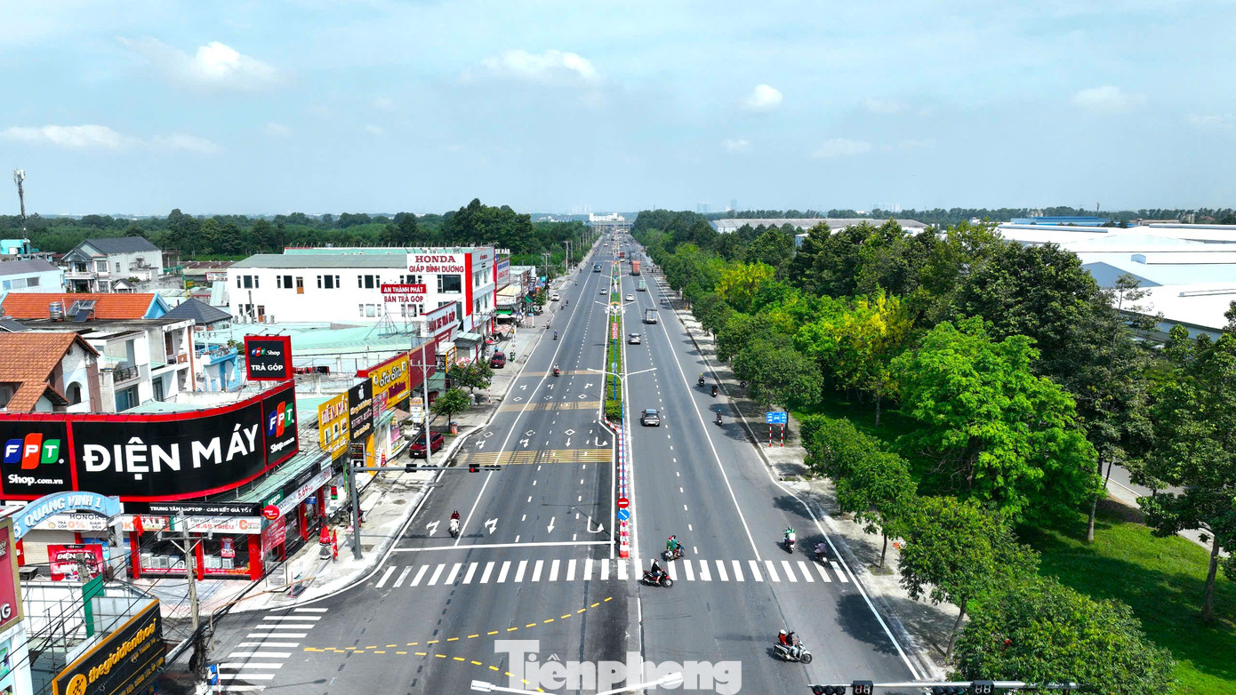 Đường ĐT.747B là cầu nối quan trọng giữa các khu công nghiệp và khu dân cư, tuyến đường này giảm áp lực giao thông cho các trục chính, tạo sự liên kết chặt chẽ giữa các khu vực trong tỉnh Bình Dương.