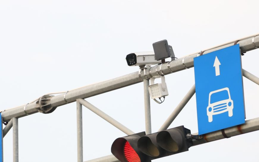 Hiện nay, các tuyến đường chính trên địa bàn tỉnh Bình Dương hầu hết được gắn camera giám sát Hiện nay, các tuyến đường chính trên địa bàn tỉnh Bình Dương hầu hết được gắn camera giám sát