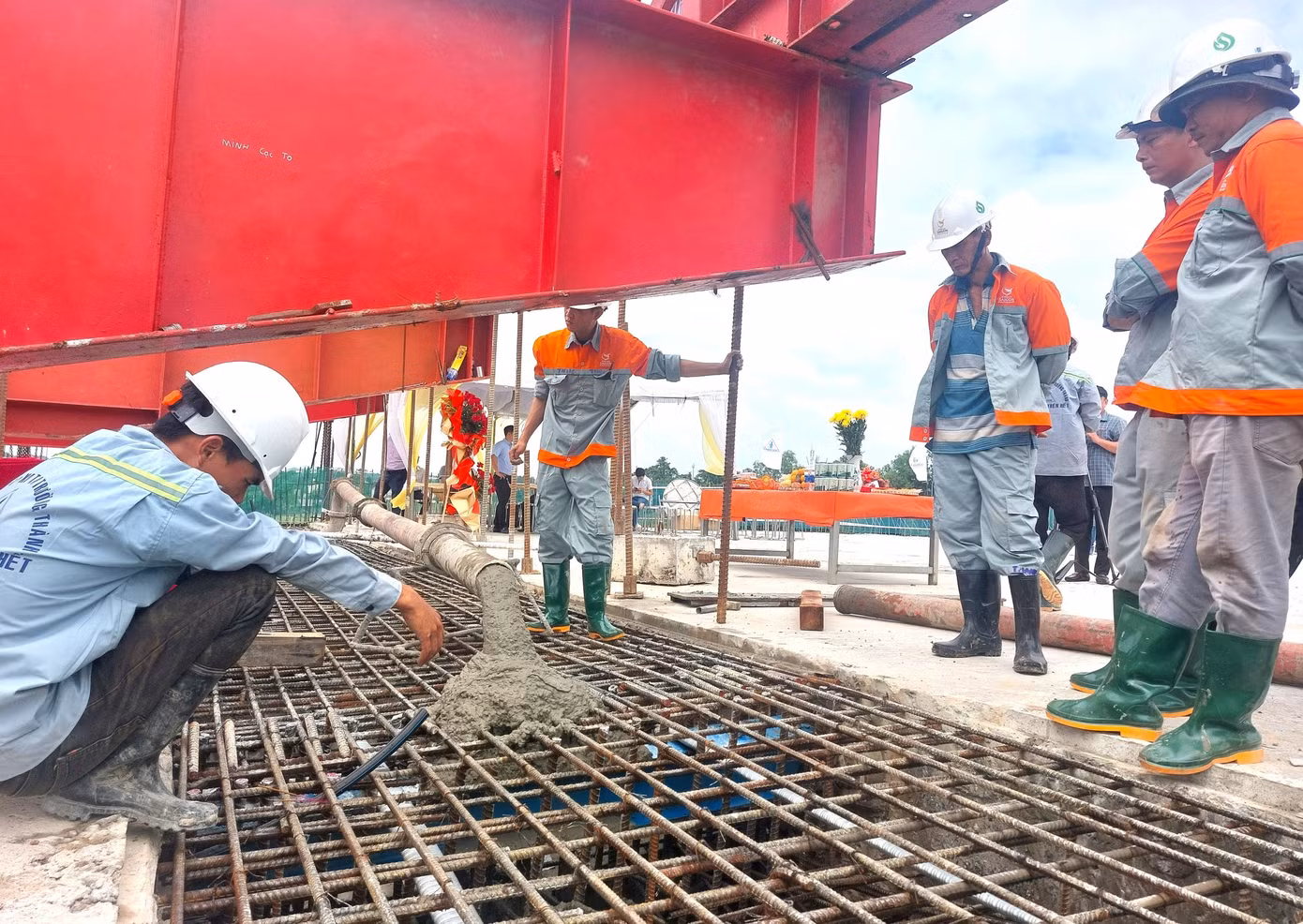 Công trình cầu Bình Gởi nằm trong dự án đường Vành đai 3 TPHCM.