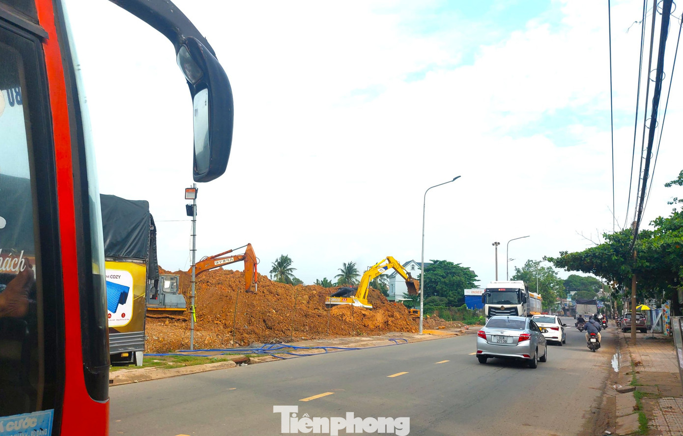 Dự án tổ hợp giáo dục nằm ở vị trí mặt tiền đường ĐT.747, tuyến đường kết nối hai tỉnh Bình Dương và Đồng Nai. Dự án tổ hợp giáo dục nằm ở vị trí mặt tiền đường ĐT.747, tuyến đường kết nối hai tỉnh Bình Dương và Đồng Nai.