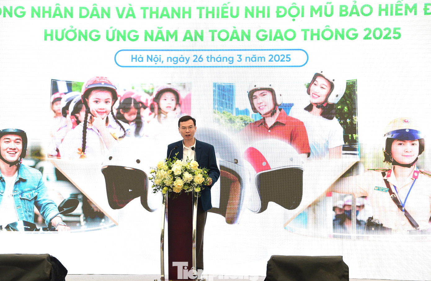 Ông Trần Hữu Minh – Chánh Văn phòng Ủy ban ATGT Quốc gia cho biết, theo thống kê, đội mũ bảo hiểm đạt Quy chuẩn kỹ thuật Quốc gia giúp giảm 42% tỉ lệ tử vong và 69% tỉ lệ chấn thương đầu do va chạm giao thông. Mũ bảo hiểm đạt chuẩn có vỏ cứng chịu lực, có lớp đệm hấp thụ xung động và tem hợp quy hàng hóa.