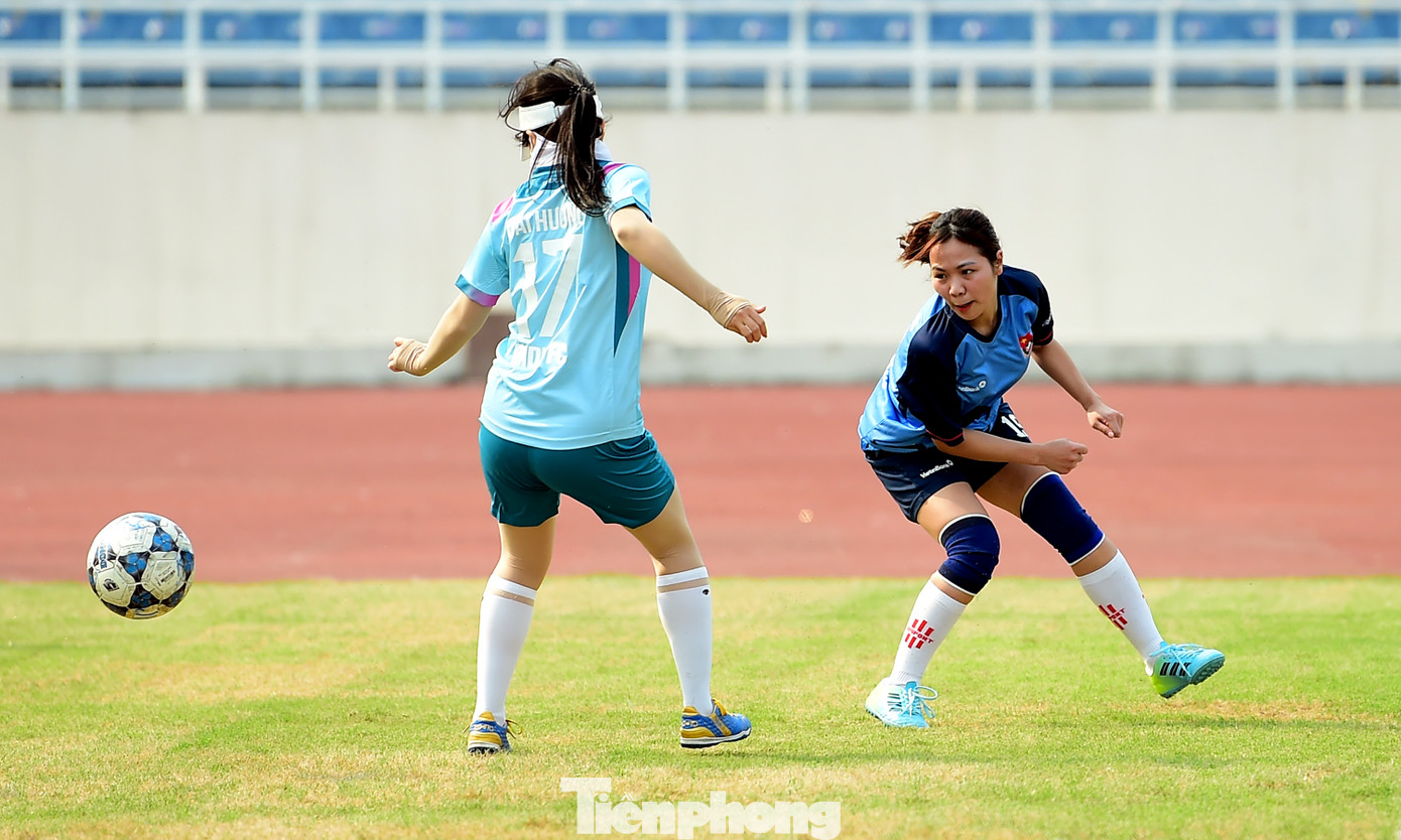 Phát biểu khai mạc, anh Vũ Huy Hoàng – Phó Bí thư Đoàn Thanh niên Chính phủ cho biết: Hội thao là dịp để các vận động viên có điều kiện cọ sát học hỏi, nâng cao trình độ chuyên môn và kinh nghiệm thi đấu và cũng là sân chơi lành mạnh, bổ ích nhằm tiếp tục hưởng ứng cuộc vận động “Toàn dân rèn luyện thân thể theo gương Bác Hồ vĩ đại” và góp phần thúc đẩy phong trào thể dục thể thao ở các cơ quan, đơn vị thuộc Đảng bộ Chính phủ.
