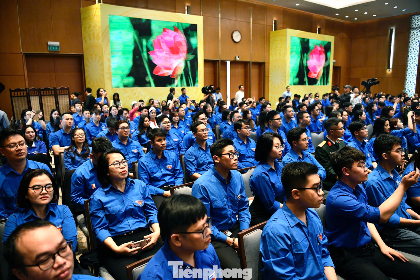 Đoàn viên, thanh niên tham dự chương trình. Đoàn viên, thanh niên tham dự chương trình.