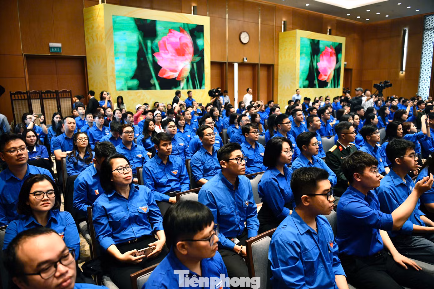 Đoàn viên, thanh niên tham dự chương trình.