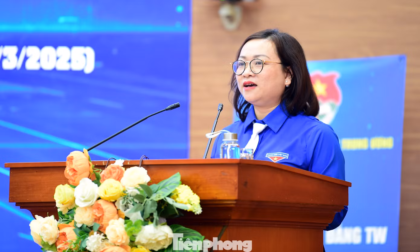 Chị Trần Thị Ngọc Quỳnh phát biểu tại chương trình. Ảnh: Xuân Tùng