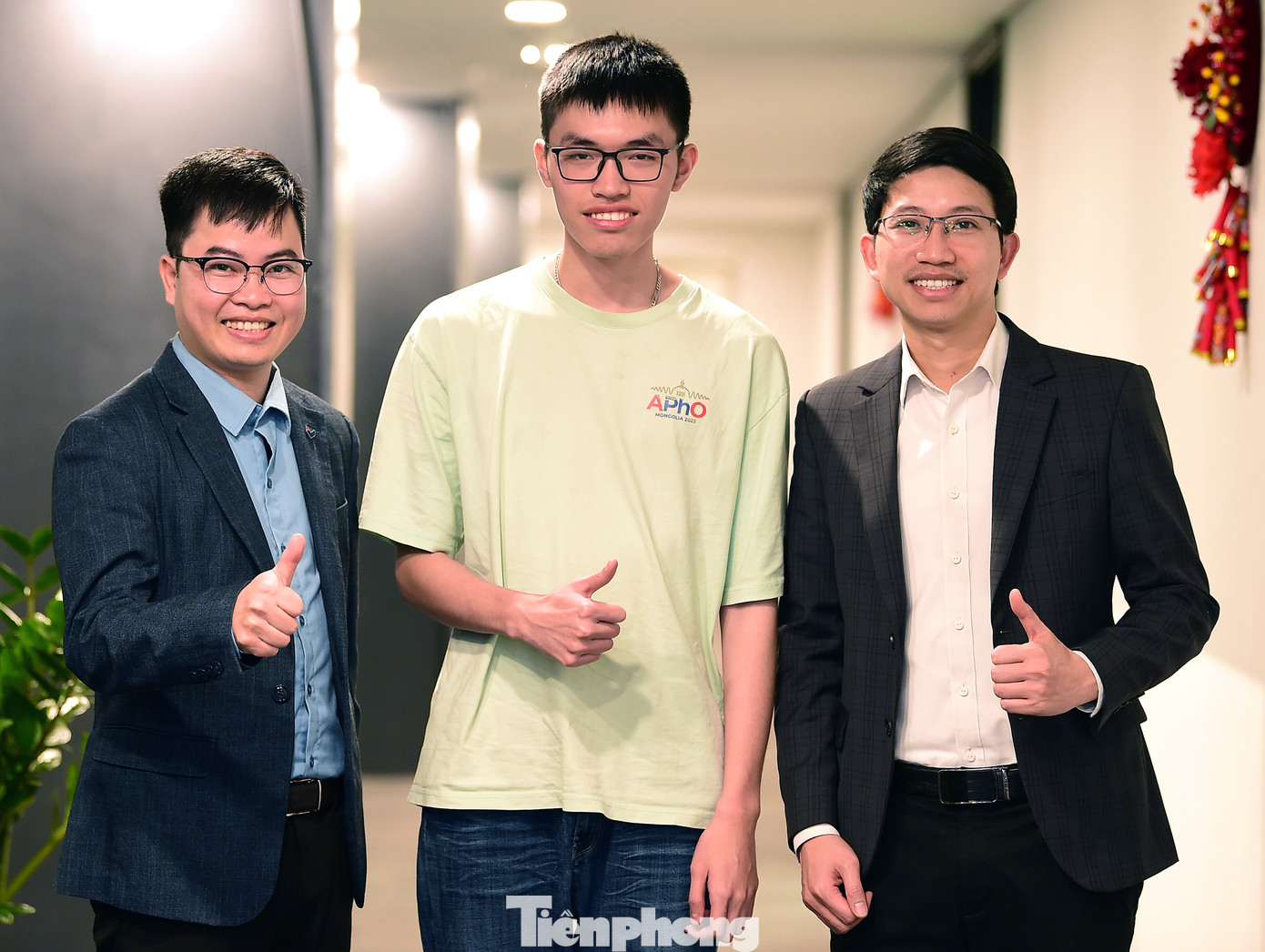 TS. Phạm Huy Hiệu, Thân Thế Công và TS. Nguyễn Viết Hương (từ trái sang phải). Ảnh: Xuân Tùng