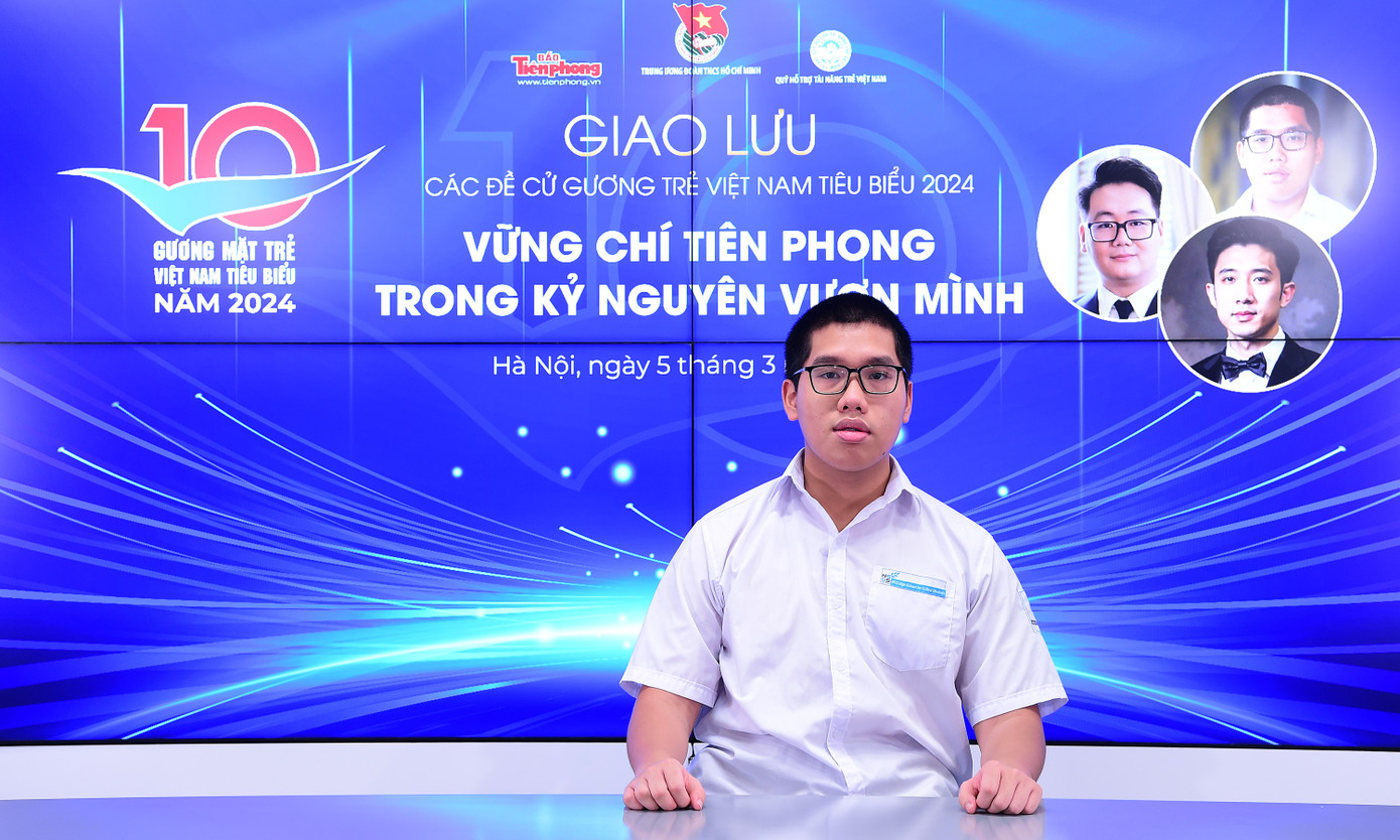 Hoàng Xuân Bách - học sinh Trường THPT Chuyên Khoa học Tự nhiên, đề cử Gương mặt trẻ Việt Nam tiêu biểu năm 2024 lĩnh vực Học tập.