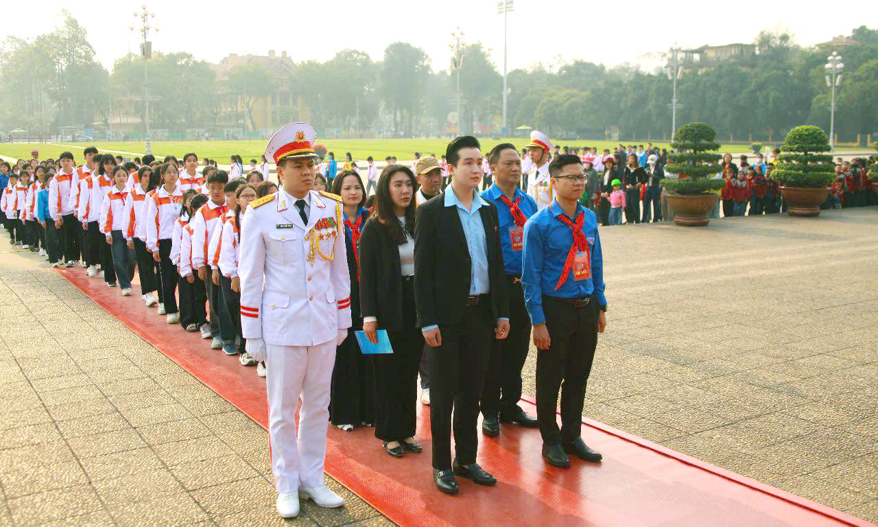 Dự chương trình anh Vũ Trần Tùng Anh – Phó Bí thư Tỉnh Đoàn, Chủ tịch Hội đồng Đội tỉnh Hà Nam. Cùng dự có anh Đào Đức Việt – Phó Bí thư Thành Đoàn, Chủ tịch Hội đồng Đội Thành phố Hà Nội.