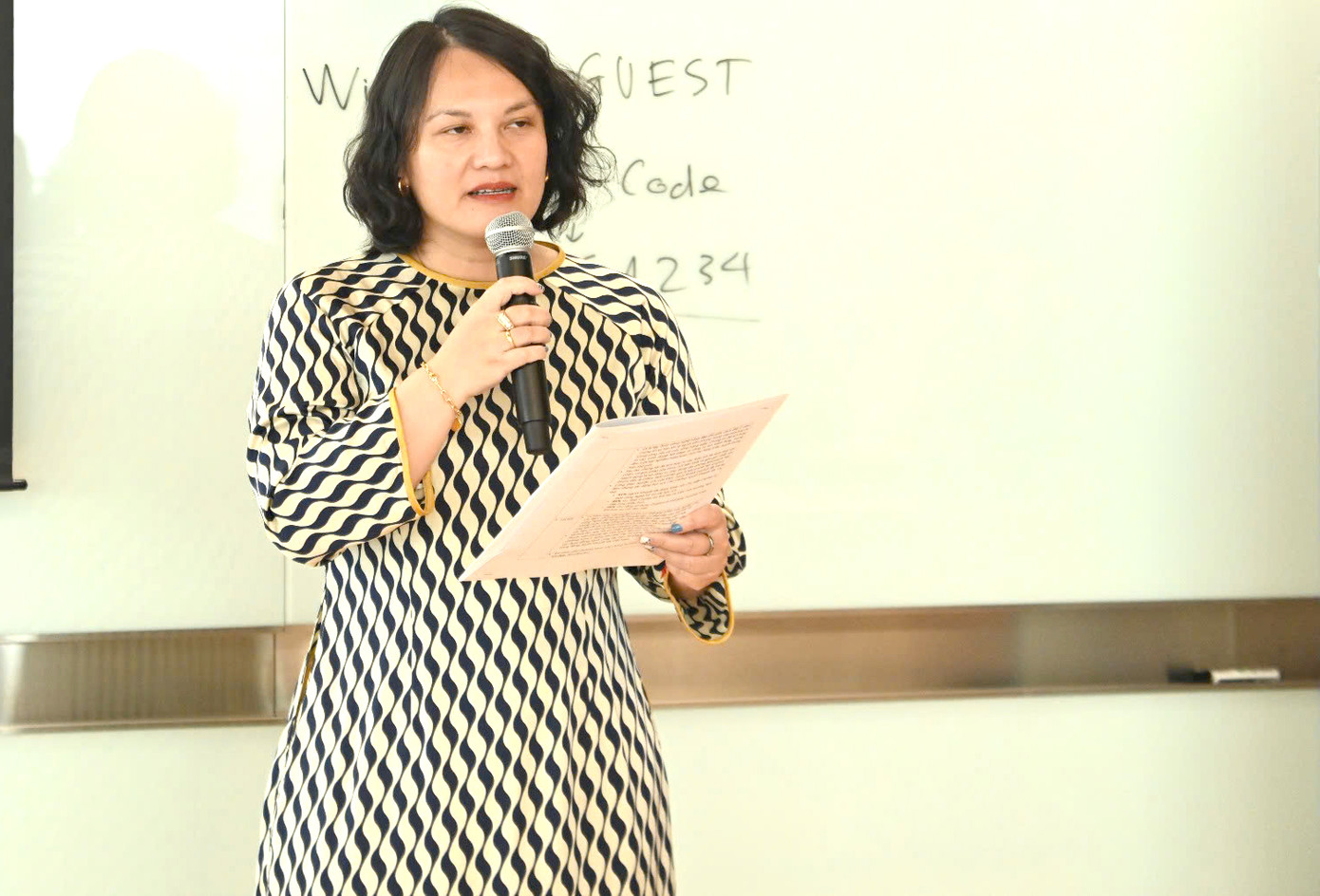 Bà Nguyễn Quỳnh Trâm phát biểu tại chương trình.