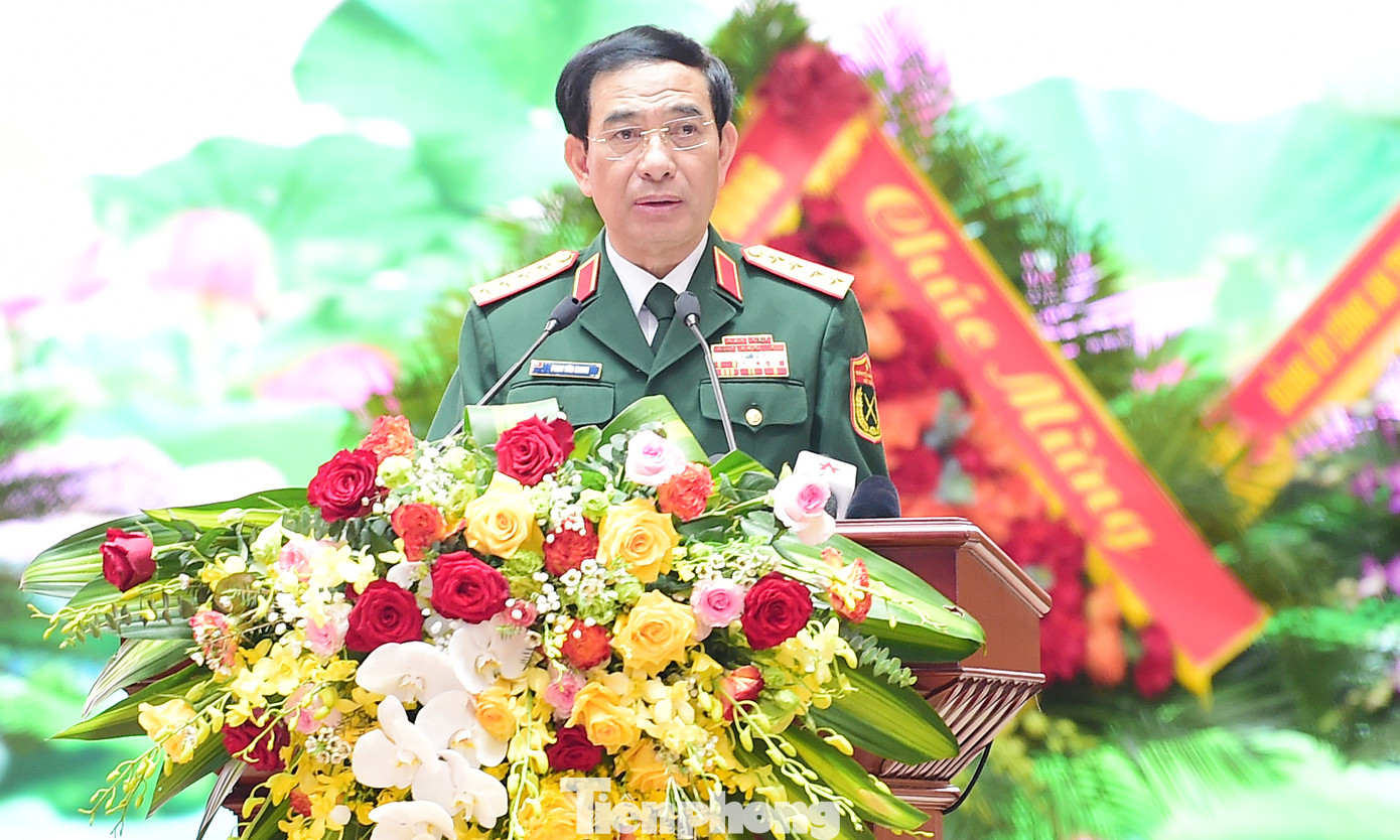 Đại tướng Phan Văn Giang trình bày diễn văn kỷ niệm 90 năm ngày truyền thống Dân quân tự vệ Việt Nam. Ảnh: Xuân Tùng