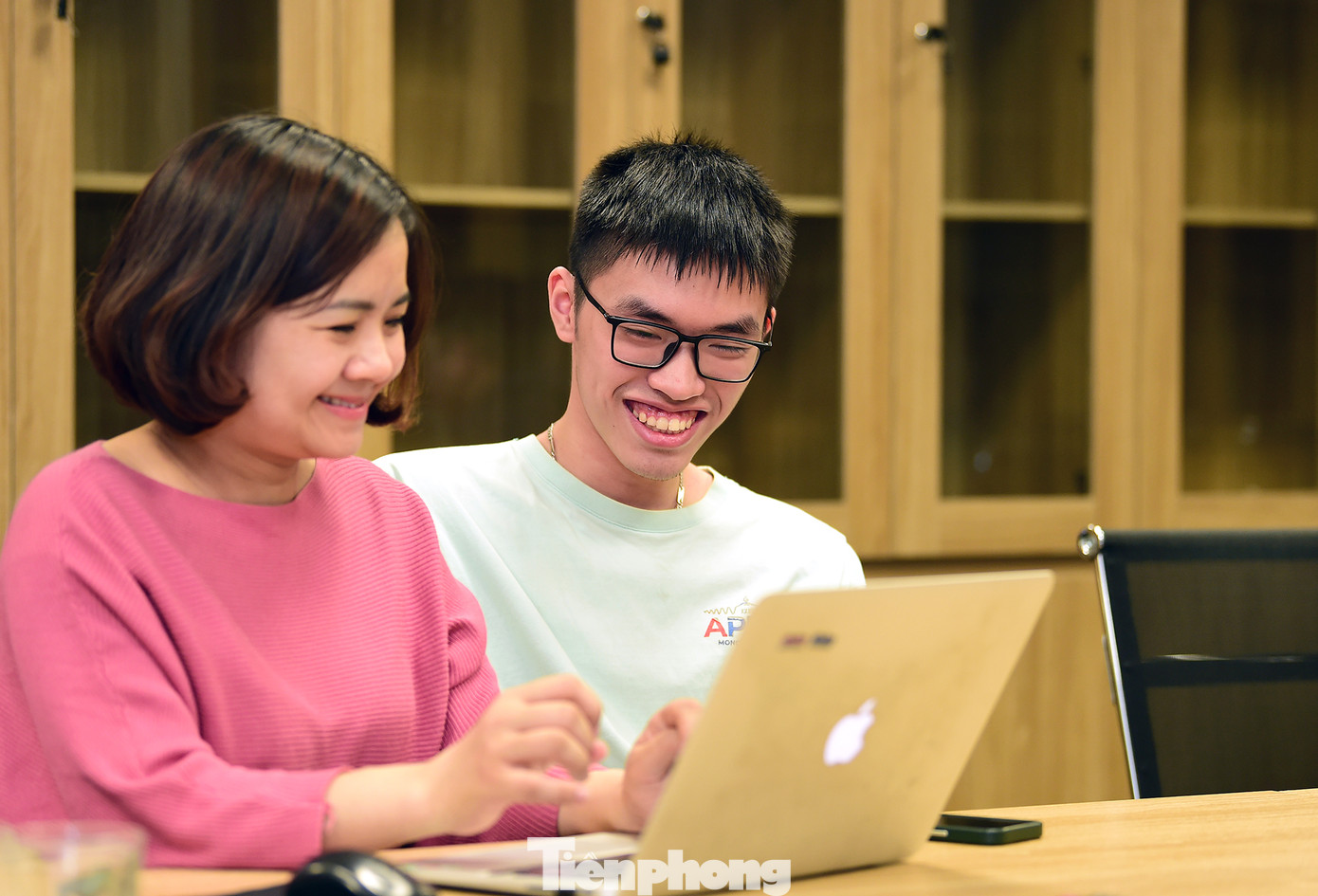 Thân Thế Công chia sẻ tại chương trình. Ảnh: Xuân Tùng