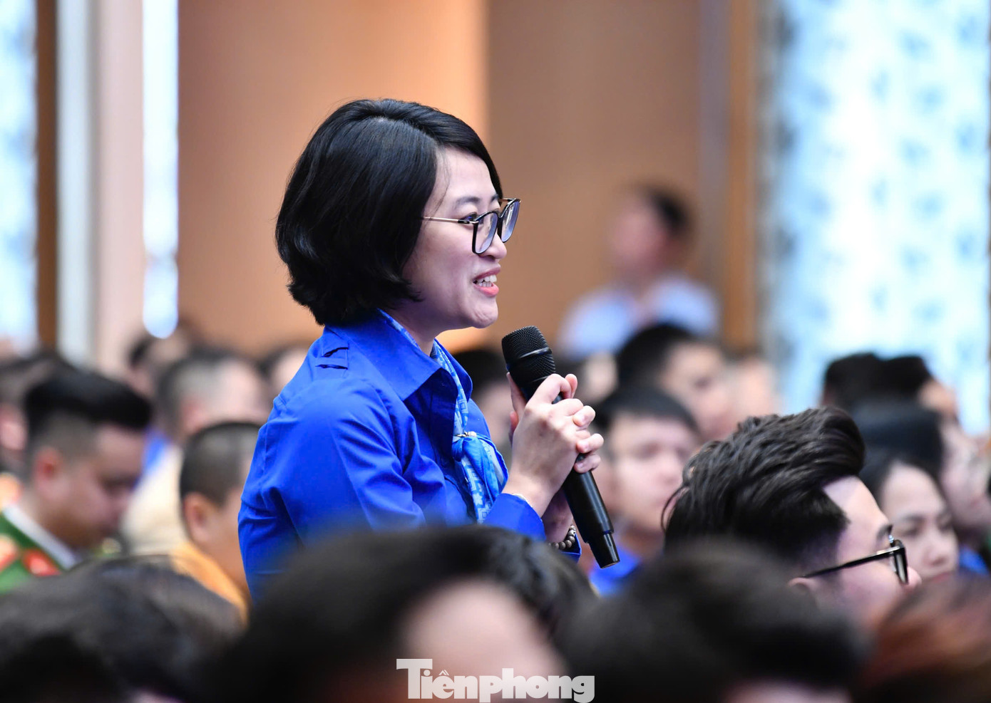 PGS.TS Đào Việt Hằng đặt câu hỏi trực tiếp tại chương trình.