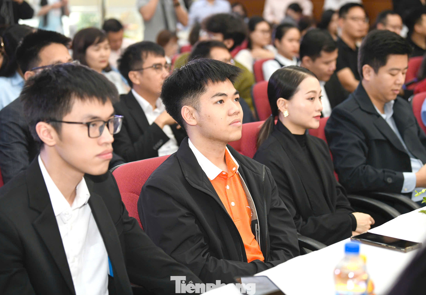 Các đại biểu tham dự lễ trao giải thưởng "Bền Đam Mê" Các đại biểu tham dự lễ trao giải thưởng "Bền Đam Mê"