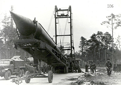  Lắp tên lửa đạn đạo lên bệ phóng tại Cuba