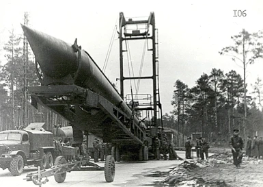  Lắp tên lửa đạn đạo lên bệ phóng tại Cuba