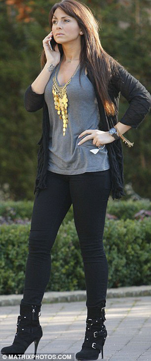 Mỹ nhân làm chao đảo cầu trường: Bê bối tình ái với bạn vợ ảnh 1