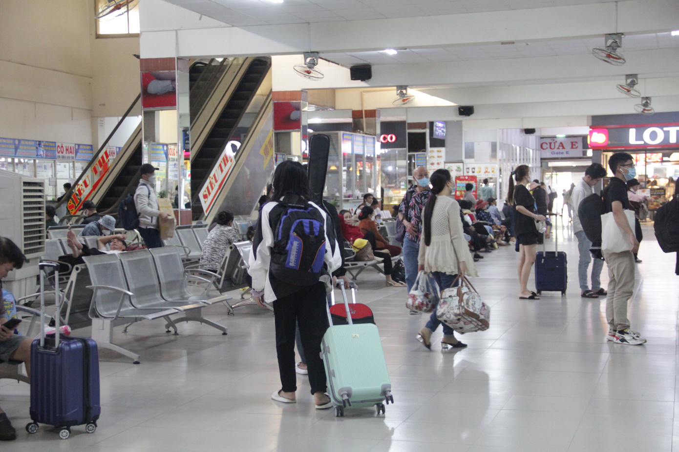 Đại diện bến xe Miền Đông (quận Bình Thạnh) cho biết, hiện bến chỉ còn khoảng 50 tuyến hoạt động, chủ yếu đi Tây Nguyên và một số tỉnh như Bình Dương, Bình Phước…