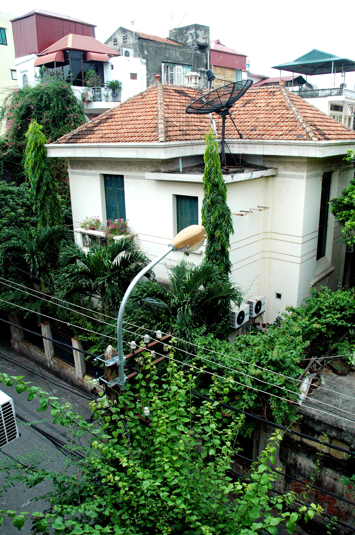 Biệt thự 12 Nguyễn Chế Nghĩa. Ảnh: Hồng Vĩnh. Biệt thự 12 Nguyễn Chế Nghĩa. Ảnh: Hồng Vĩnh