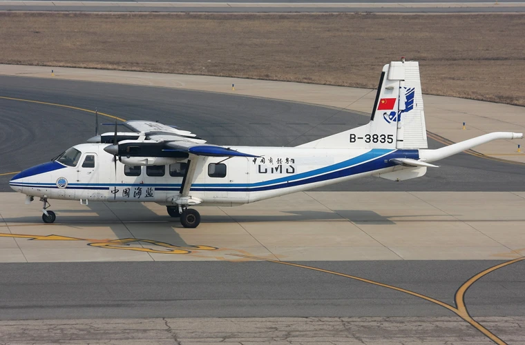 Y-12 dài 18,86m, sải cánh 17,24m, cao 5,68m, trọng lượng cất cánh tối đa 5.300kg. Máy bay có khả năng chở 17 hành khách trong khoang