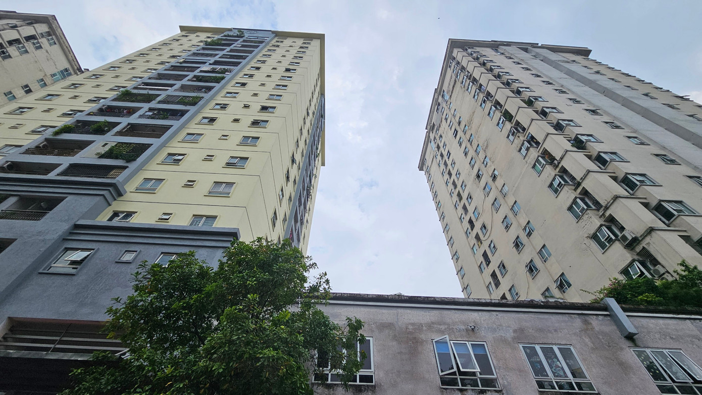 Tháng 4/2010, cơ quan chức năng Hà Nội tiếp tục có quyết định điều chỉnh nội dung tại Quyết định 4920. Theo đó, điều chỉnh diện tích 786m2 đất từ xây dựng nhà ở tái định cư sang xây dựng nhà chung cư cao tầng để bán, kinh doanh.