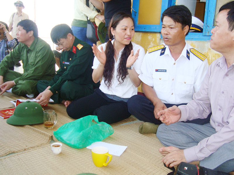 Khánh Hòa say sưa hát trên đảo