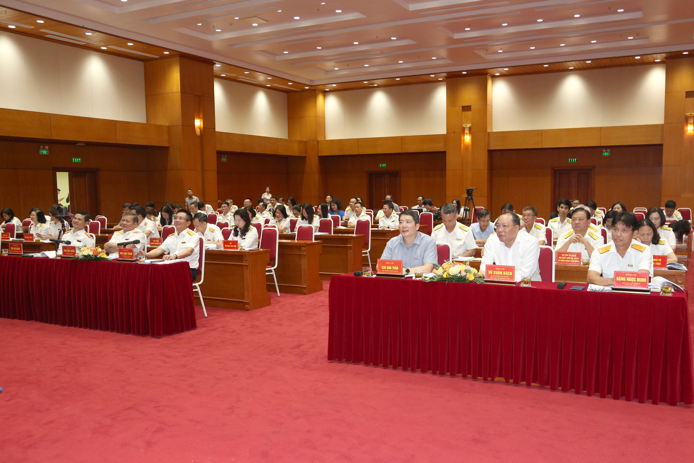 Lãnh đạo Tổng cục Thuế và các đại biểu tham dự hội nghị.