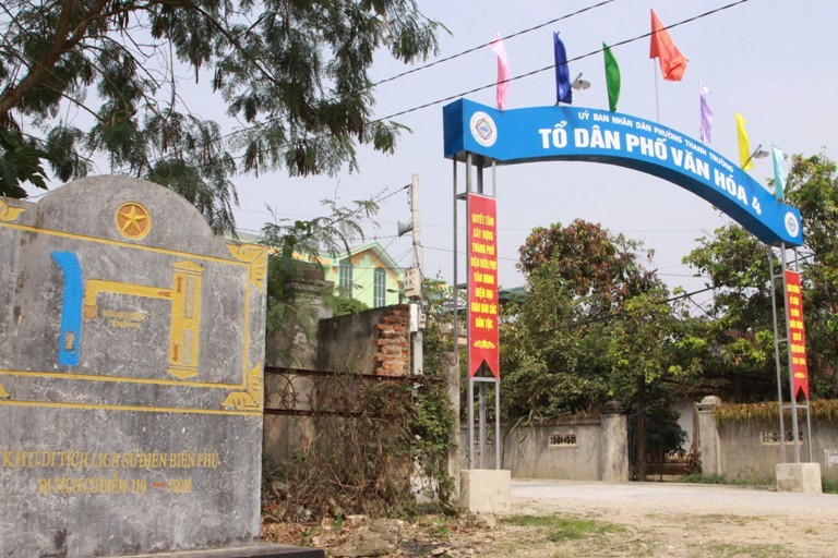 Cứ điểm của địch nay trở thành Khu di tích bên cạnh là cổng làng văn hóa