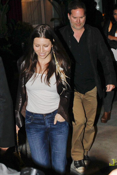 Nữ diễn viên tỏ ra rất thoải mái và hạnh phúc