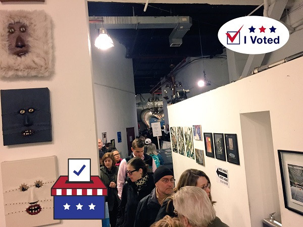 Người Mỹ xếp hàng dài từ sáng sớm chờ bầu cử ảnh 5