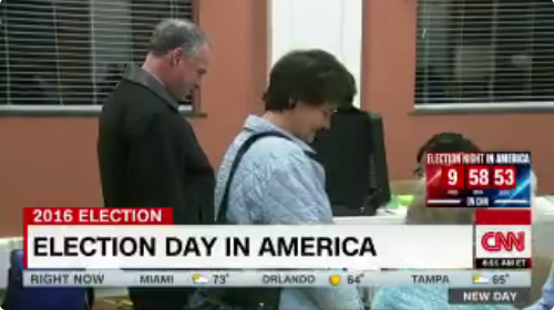 Người Mỹ xếp hàng dài từ sáng sớm chờ bầu cử ảnh 4