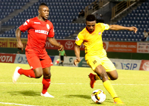 Đội của Công Vinh thua đậm trên sân nhà ảnh 1