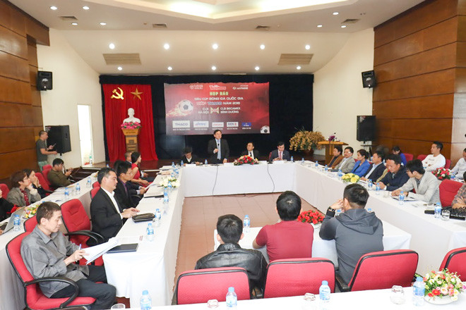 Cận cảnh chiếc cúp vô địch Siêu Cup Quốc gia 2018 ảnh 10