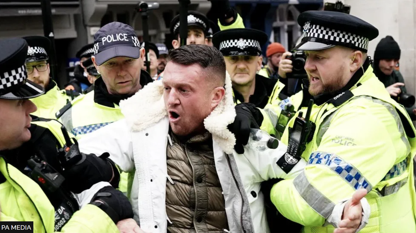 Lực lượng Met bắt giữ Tommy Robinson, nhà hoạt động chính trị cực hữu khét tiếng ở Anh (Ảnh: PA Media). Lực lượng Met bắt giữ Tommy Robinson, nhà hoạt động chính trị cực hữu khét tiếng ở Anh (Ảnh: PA Media).