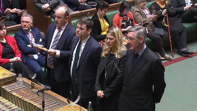 Thời điểm các nghị sĩ công bố kết quả của cuộc bỏ phiếu mới nhất về Dự luật Rwanda tối 17/1 (Ảnh: Sky). Thời điểm các nghị sĩ công bố kết quả của cuộc bỏ phiếu mới nhất về Dự luật Rwanda tối 17/1 (Ảnh: Sky).