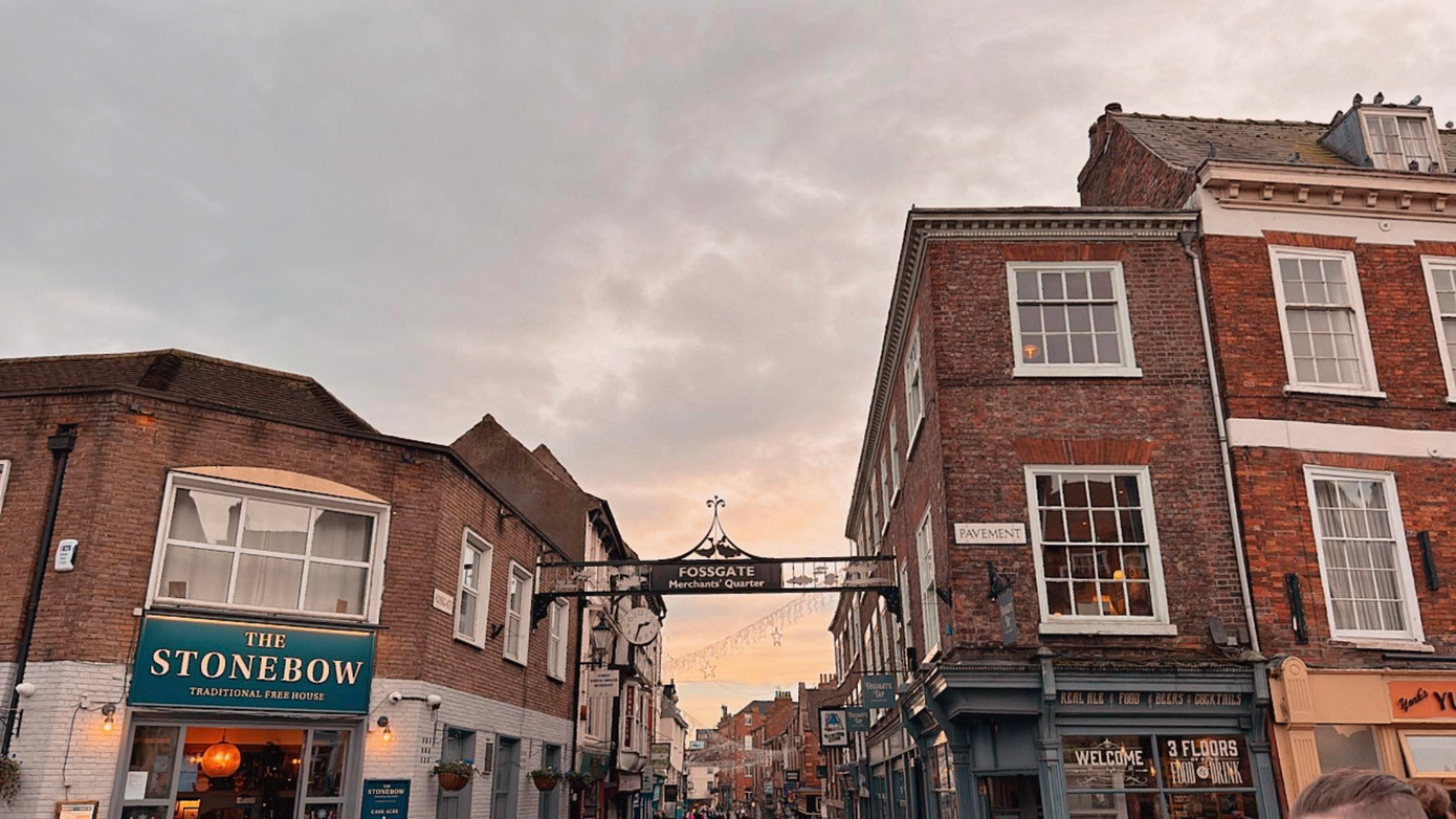 Đường đến khu phố Shambles. Đường đến khu phố Shambles.