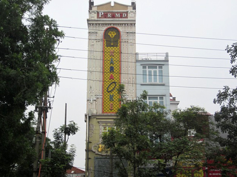 "Động lắc" - quán Karaoke Pyramid ở 207 Hoàng Quốc Việt, Cầu Giấy, Hà Nội.