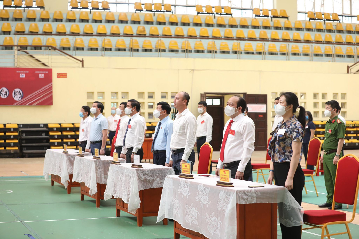 Quá trình bầu cử được tổ chức đảm bảo các quy định của pháp luật cũng như yêu cầu phòng chống dịch COVI-19.