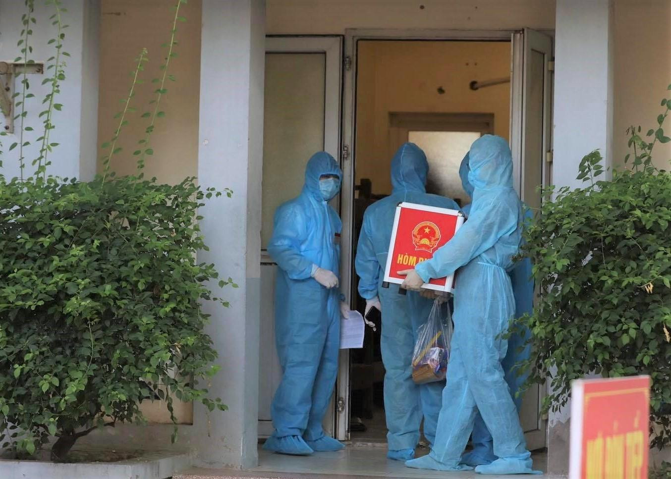 Tiến hành bỏ phiếu tại Trường Đại học Thể dục thể thao Bắc Ninh.