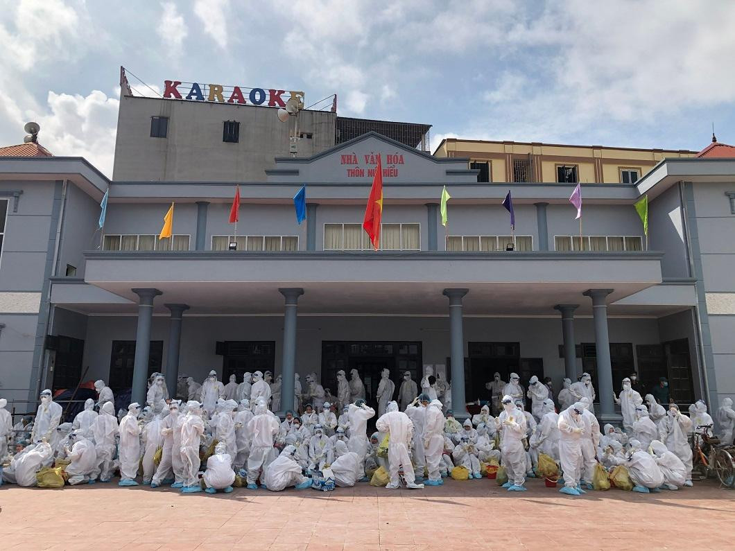 Kit test nhanh sẽ được chuyển thêm để đáp ứng nhu cầu tại Bắc Giang. Kit test nhanh sẽ được chuyển thêm để đáp ứng nhu cầu tại Bắc Giang.