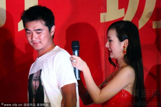 ... và được ký tặng