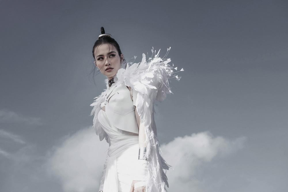 Đông Nhi trong tạo hình Mỵ Châu, với phần ngoại truyện đầy ấn tượng.