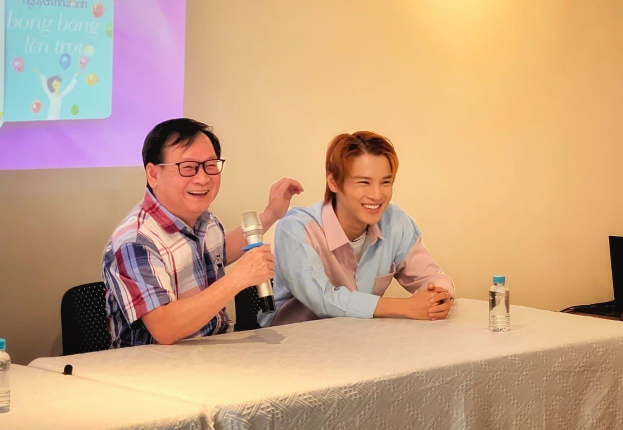 Nhà văn Nguyễn Nhật Ánh đã rất bất ngờ và thích thú với ý tưởng để Phạm Đình Thái Ngân thu âm tác phẩm này. Nhà văn Nguyễn Nhật Ánh đã rất bất ngờ và thích thú với ý tưởng để Phạm Đình Thái Ngân thu âm tác phẩm này.