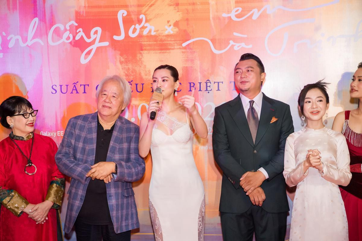 Bùi Lan Hương thể hiện lại ca khúc Nhìn những mùa thu đi, sản phẩm đánh dấu sự kết hợp giữa Trịnh Công Sơn và Khánh Ly.